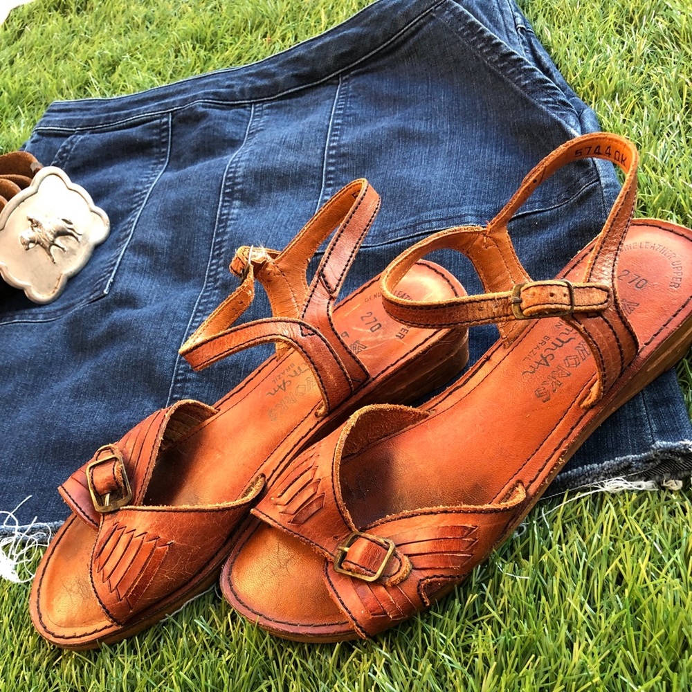 Vintage leather Woodworks sandals by Tom McAn